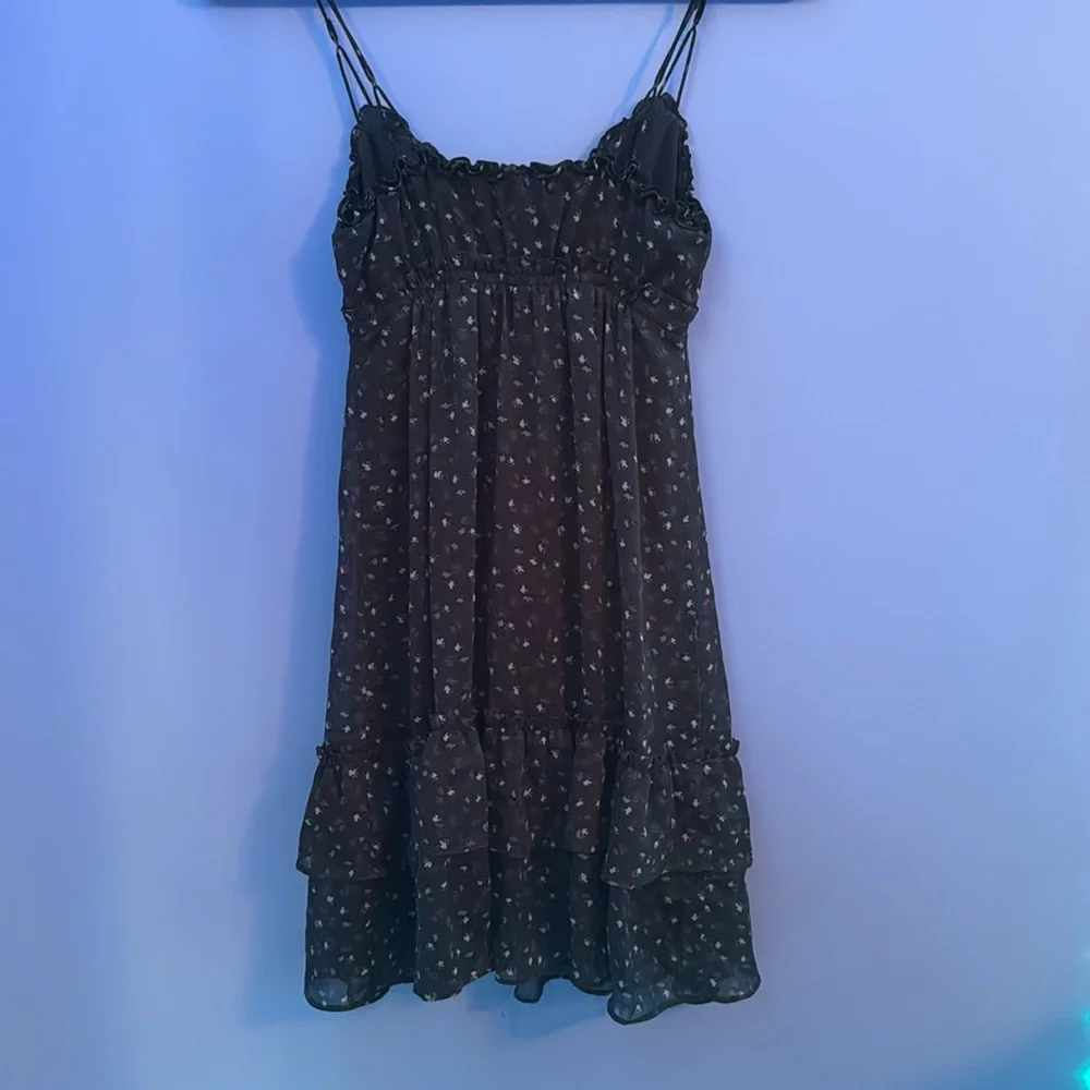 AE Dress - Picture 2 of 6